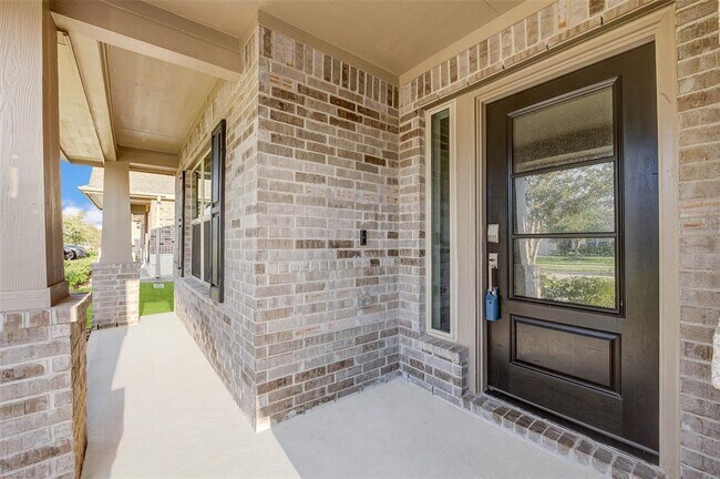 Building Photo - 20211 Maple Landing Dr