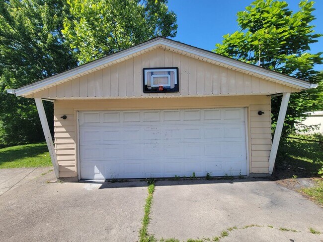 Foto del edificio - 4613 Nevada Ave 3BR/1BA (Dayton)