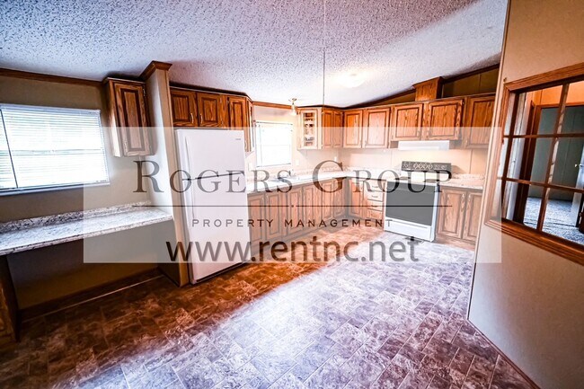 Building Photo - 149 Foxfire Dr