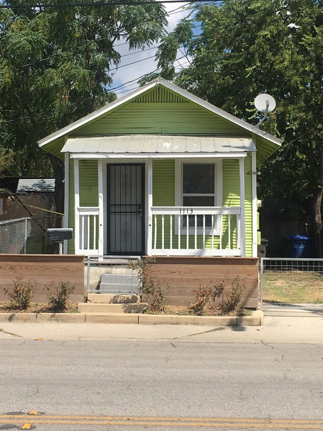 Primary Photo - 1113 Guadalupe St