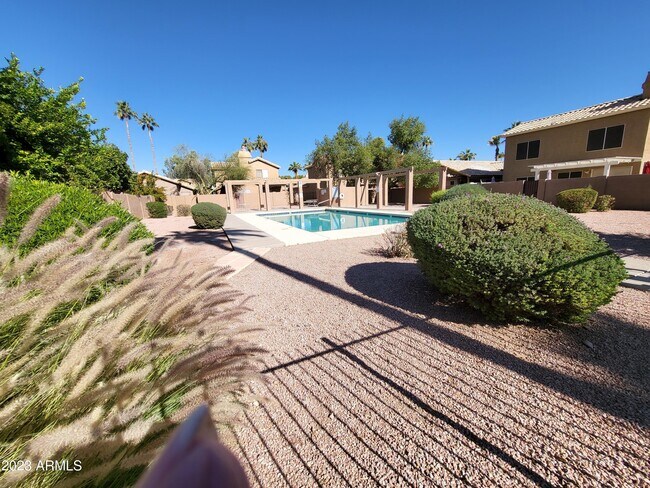 Foto del edificio - 5902 W Drake Ct