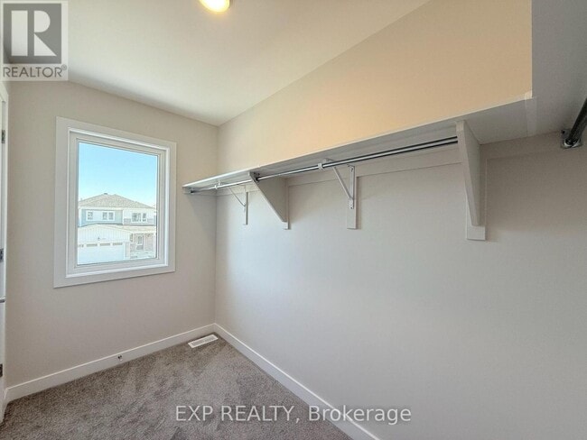 Building Photo - 538 Oldenburg Ave