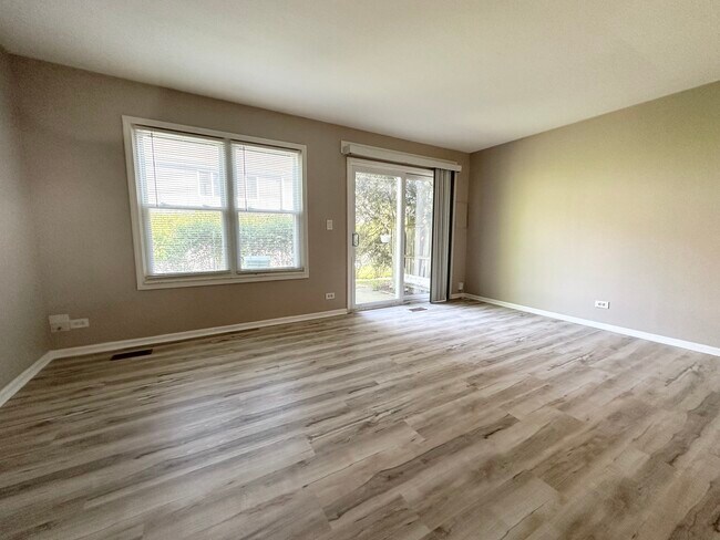 Foto del edificio - 2543 Prairieview Ln S