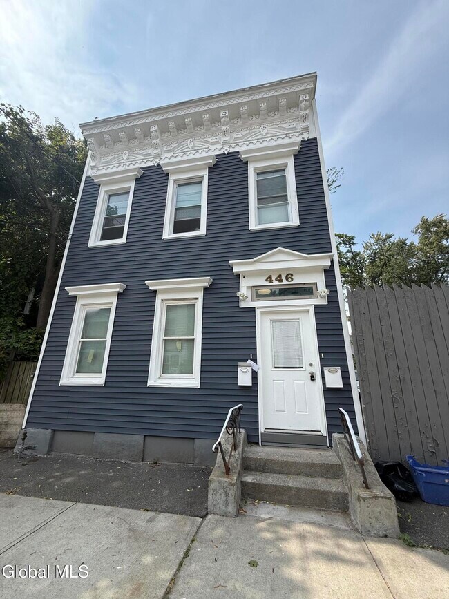 Building Photo - 446 1st St