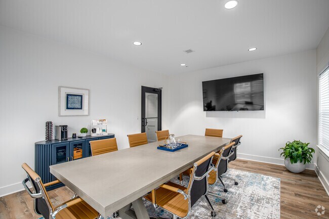 Centro de negocios - College Park Apartments and Rental Homes