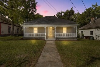 Building Photo - 512 Martin St