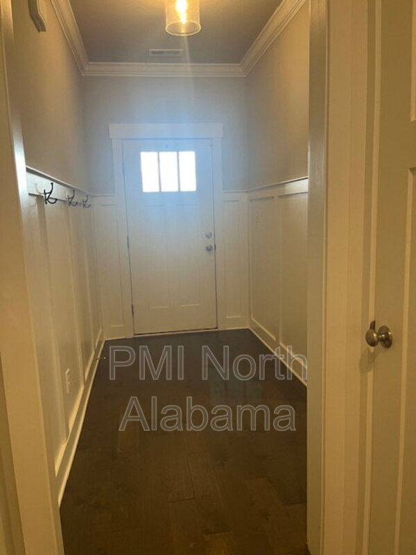 Foto del edificio - 14741 Greenleaf Dr