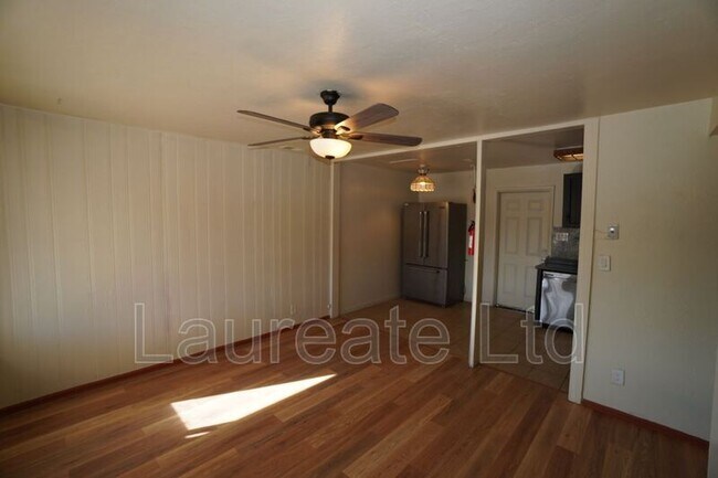 Foto del edificio - 6111 E 60th Ave