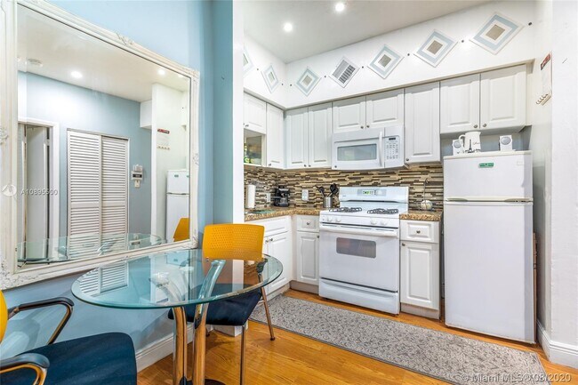 Foto del edificio - 1320 Drexel Ave