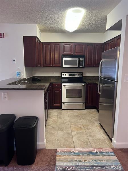 Foto del edificio - 7630 Westwood Dr
