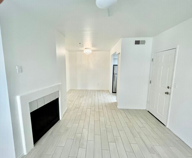 Building Photo - 9451 E Becker Ln