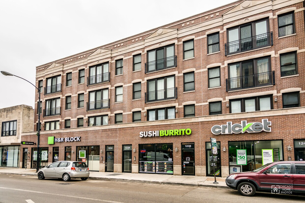 Foto principal - 1238 N Milwaukee Ave