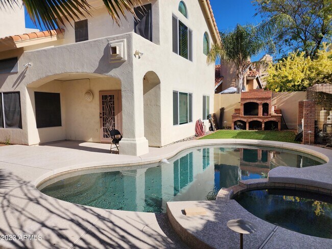 Foto del edificio - 6435 E Redmont Dr
