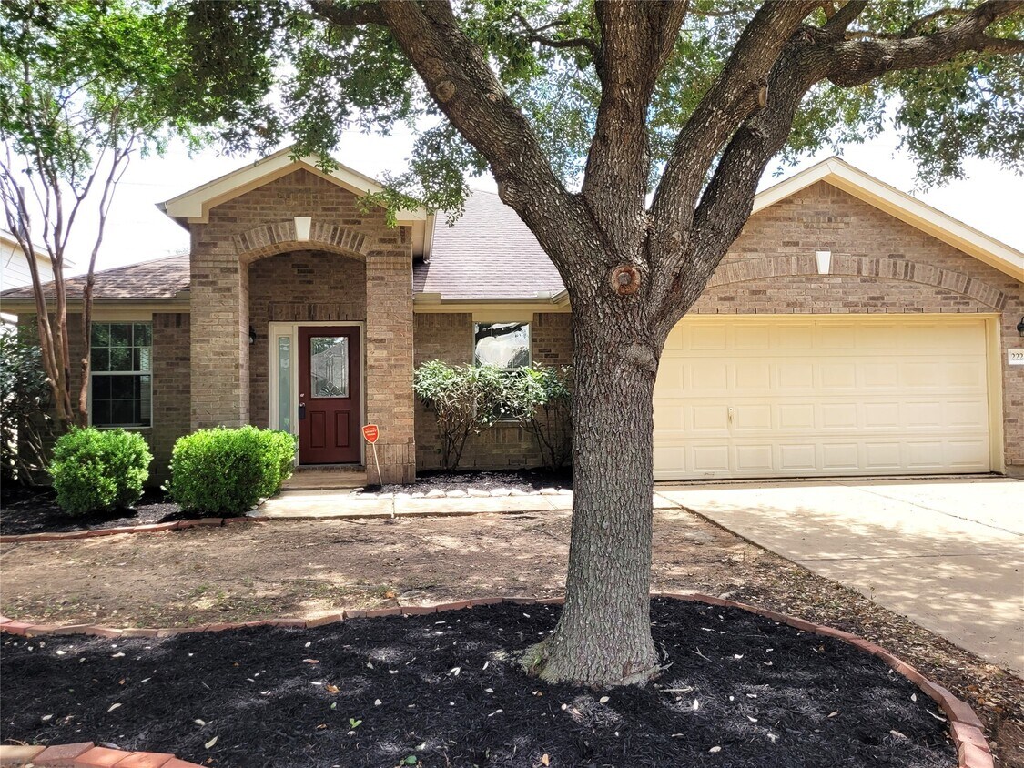 Foto principal - 2223 Enchanted Park Ln
