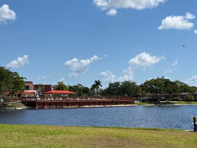 Foto del edificio - 734 Nantucket Cir