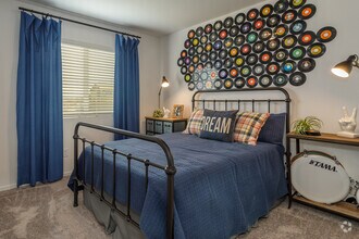 4BR, 2.5BA - 1,811SF - Aspen Vista at Anchor Pointe