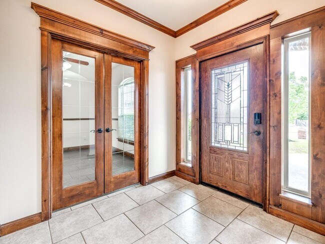 Building Photo - 2121 Mill Creek Way