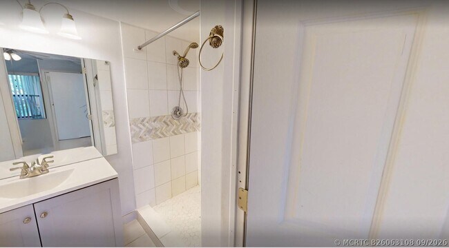 Building Photo - 7142 Golf Colony Ct