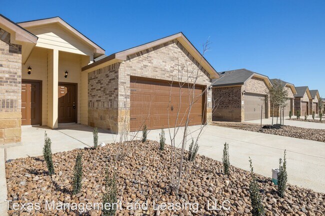 Building Photo - 3 br, 2 bath House - 9203-2 Canyon Bend