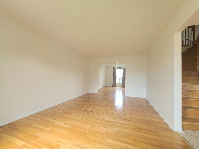 Building Photo - 583 Merkley Dr