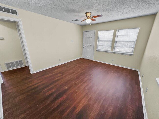 Foto del edificio - 3520 Western Ave