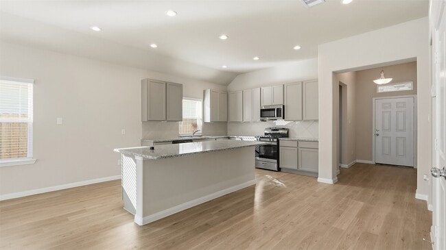 Building Photo - 3918 Sugardale St