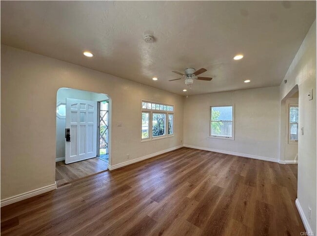 Building Photo - 408 8th St