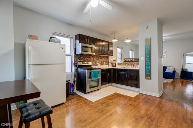 Building Photo - 2811 S Hillock Ave