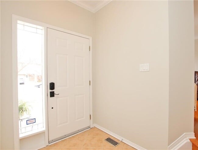 Building Photo - 1159 Halton Terrace