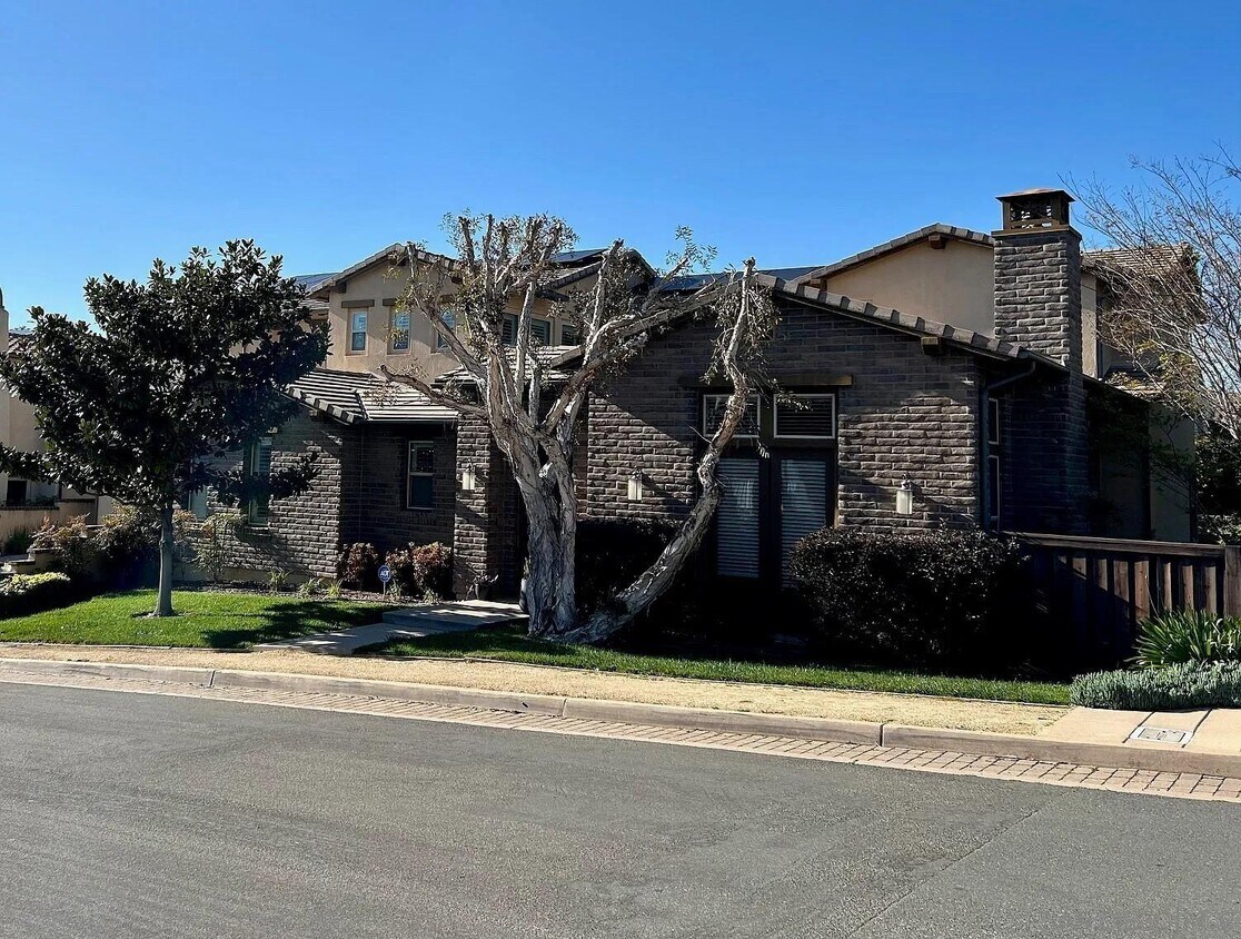 Primary Photo - 768 Normandy Rd