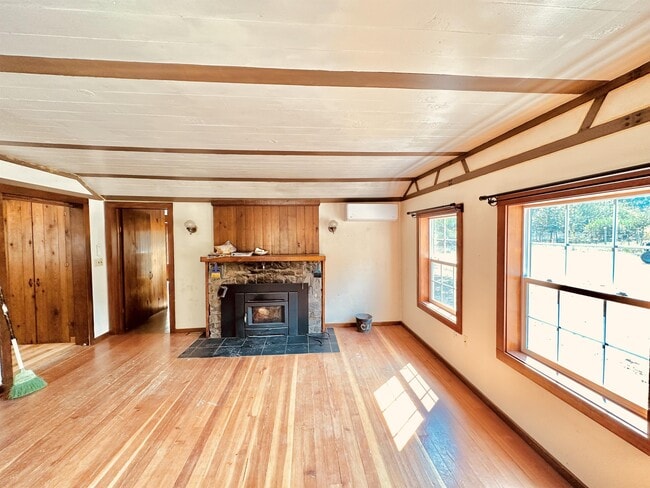 Building Photo - 21745 S Lewellen Rd