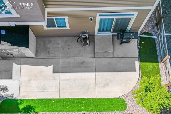 Foto del edificio - Banning Lewis 4 bed, 3.5 bath, 2 car