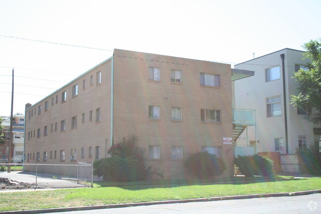 Building Photo - Vine Apartments