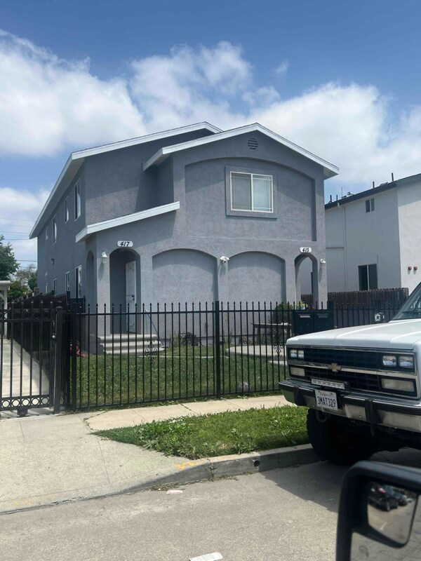 Primary Photo - 417 E 105th St