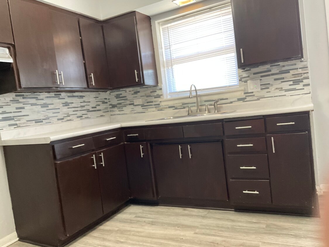 Photo - 3601 W 79th St (Chicago, IL)