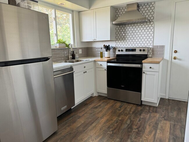 Foto del edificio - 2122 Colonial Ln