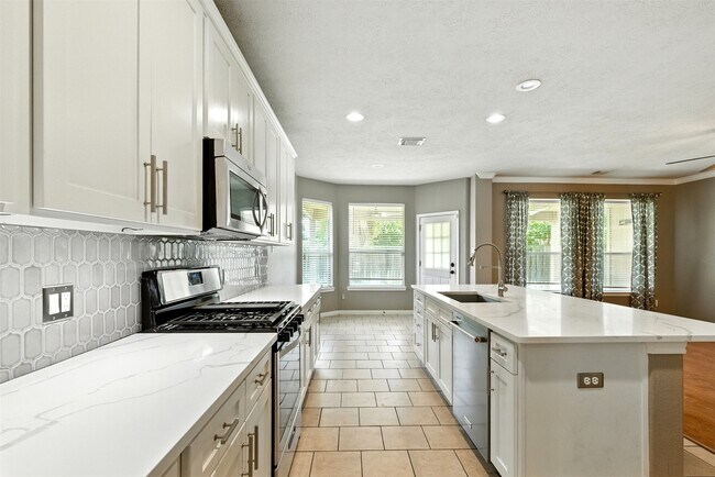 Building Photo - 19211 Countryhills Ct