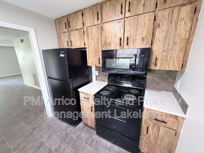 Foto del edificio - 3584 Raintree Cir