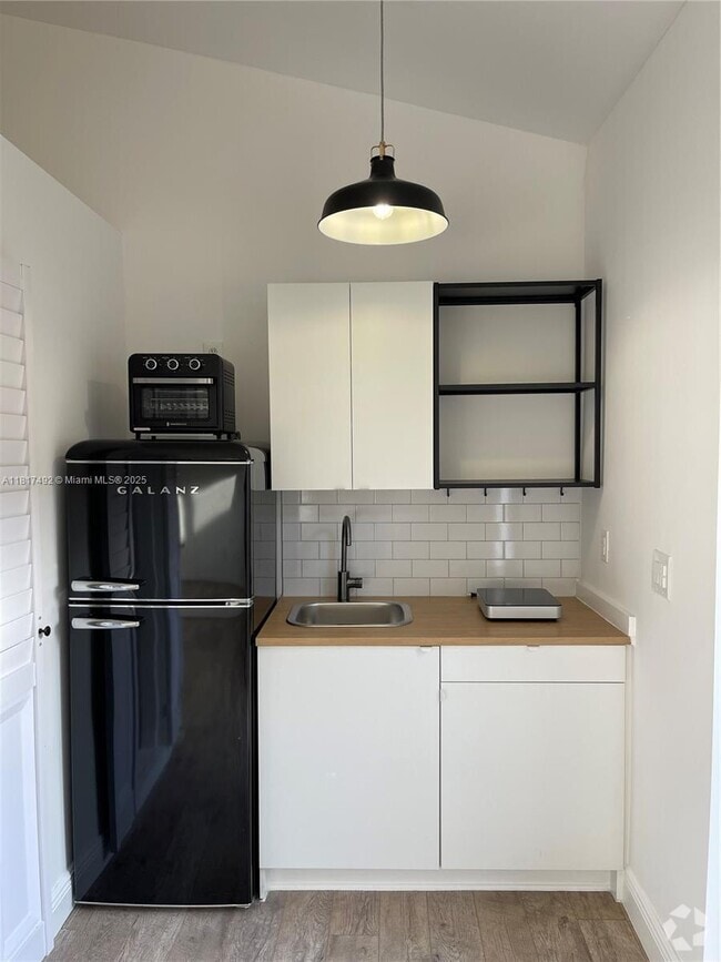 Building Photo - 52 NW 68th St