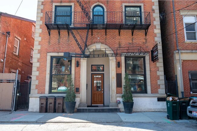 Building Photo - 1523 Republic St