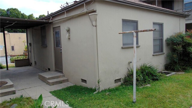 Foto del edificio - 5917 Primrose Ave