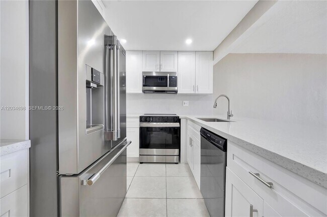Foto del edificio - 9001 SW 77th Ave