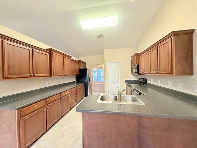 Foto del edificio - 5994 Autumn Pines Cir