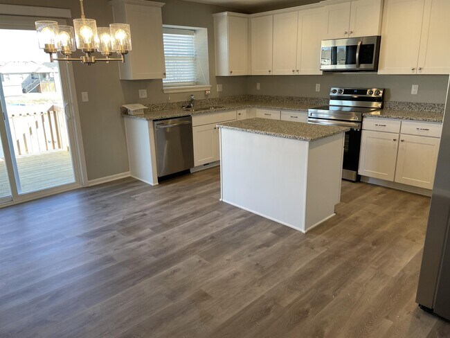 Foto del edificio - 709 Poplar Cir