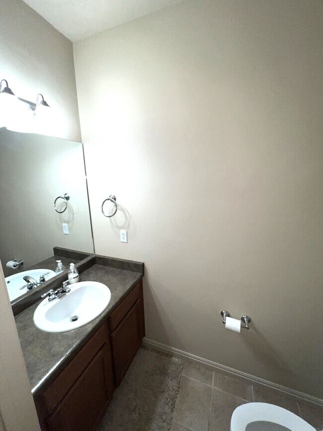 Foto del edificio - $2,000 Rent Credit! 6-Bedroom Home in West...