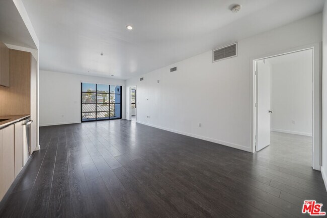 Building Photo - 5800 Harold Way