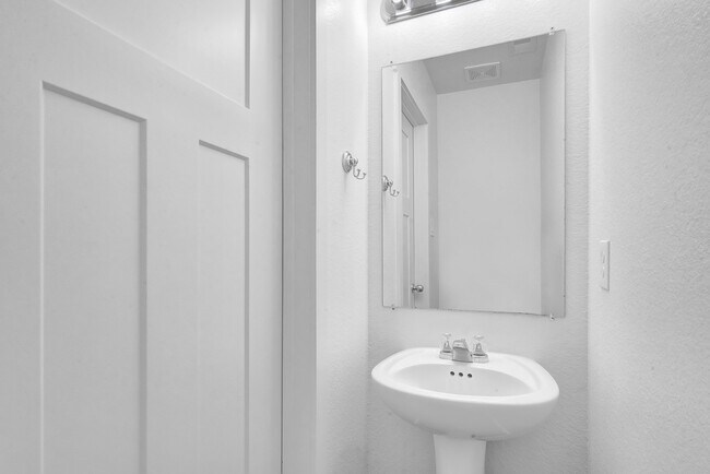 Foto del edificio - 21155 Gosling Rd