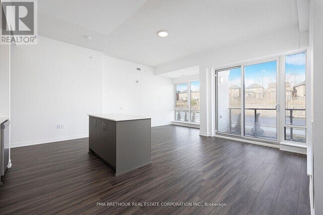 Photo du bâtiment - 385 Arctic Red Dr