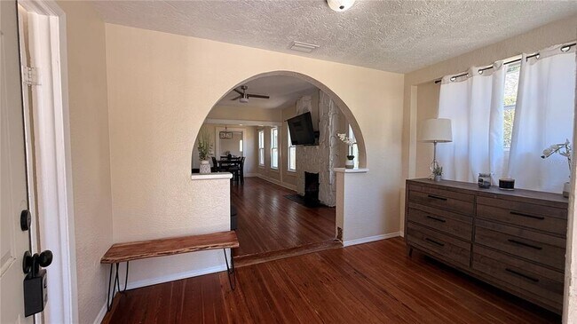 Foto del edificio - 905 Jones St