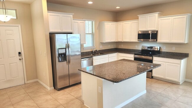 Building Photo - 16749 Harper Cove Dr